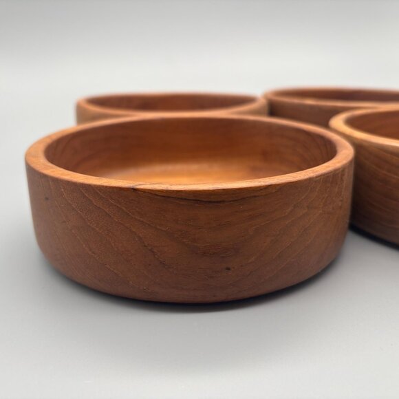 Vintage Teak Wood Salad Bowls Thailand Set of 4 Mid Century Serving Bowls - Picture 4 of 10